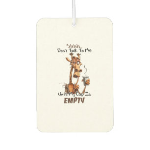 Eine kalte Giraffe mit einer Tasse Kaffee Autolufterfrischer