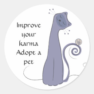 Eine Katze adoptiert Runder Aufkleber