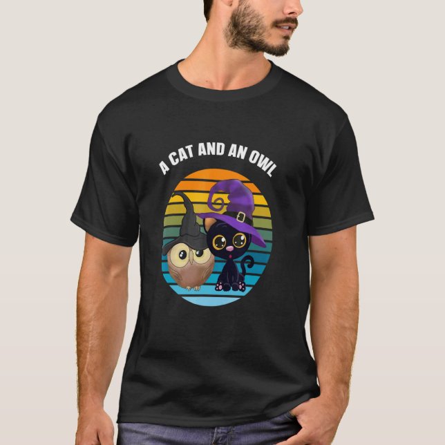 Eine Katze und eine Eule T-Shirt (Vorderseite)