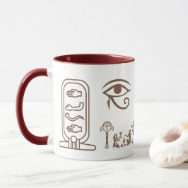 Eine Keramiktasse mit einem altägyptischen Design  Tasse