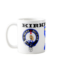 Eine Kirkpatrick-Tasse mit blauen Abzeichen