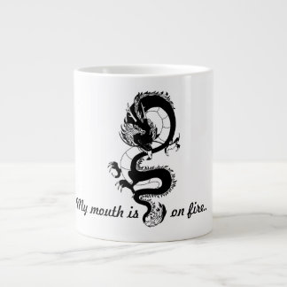 Eine klassische Tasse mit einem Drachen
