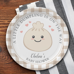 Eine kleine Dumpling ist auf dem Weg zur Babydusch Pappteller