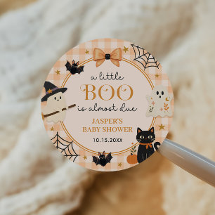 Eine kleine Halloween-Baby-Party mit dem Thema Boo Runder Aufkleber