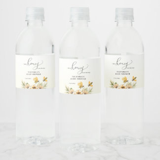 Eine kleine Honigbiene ist auf dem Weg Baby Shower Wasserflaschenetikett
