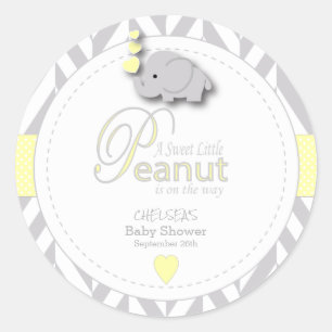 Eine kleine Peanut Elephant Babydusche Runder Aufkleber
