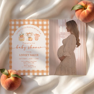 Eine kleine Pfirsich-Baby-Shower-Einladungsfoto Einladung