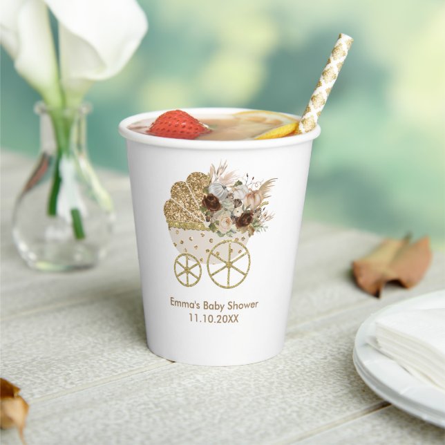 Eine kleine Pumpkin-Babydusche Pappbecher (In Situ)