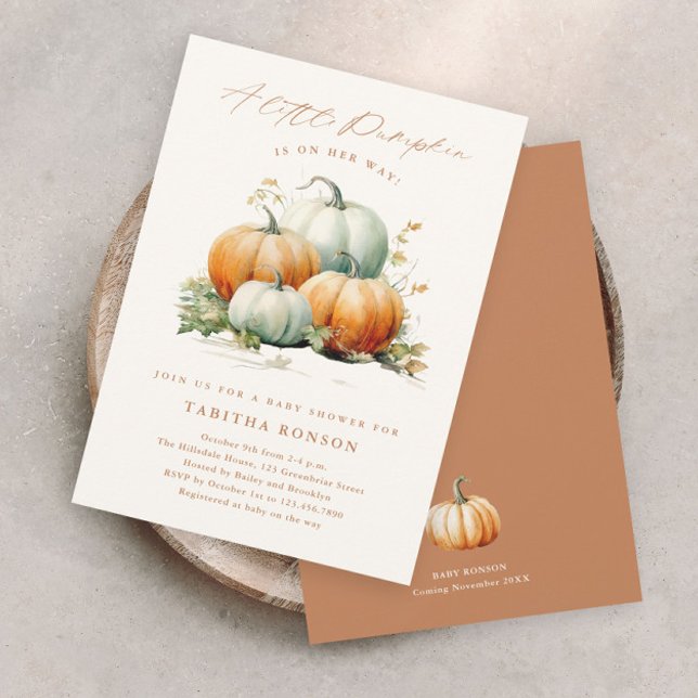 Eine kleine Pumpkin Fall Baby Dusche Einladung (A little pumpkin fall baby shower invitation with watercolor illustration and script  headline.)