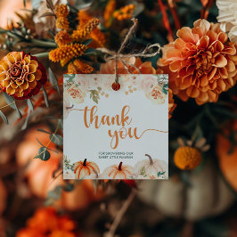 Eine kleine Pumpkin Herbst Babydusche Geschenkanhänger