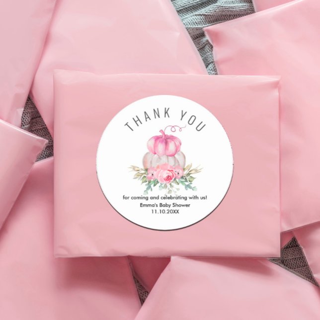 Eine kleine Pumpkinl Babydusche Runder Aufkleber (#zazzlemade #pinkfall #pinkpumpkin #fallfloral #babyshower)