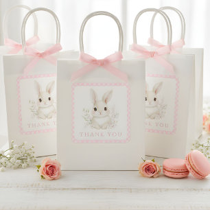 Eine kleine rosa Gingham-Baby-Shower mit einem Häs Quadratischer Aufkleber