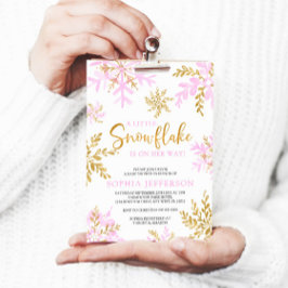 Eine kleine Schneeflocke ist auf dem Weg zur Babyd Einladung