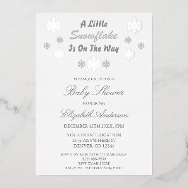 Eine kleine Schneeflocke ist auf dem Weg zur Babyd Folieneinladung