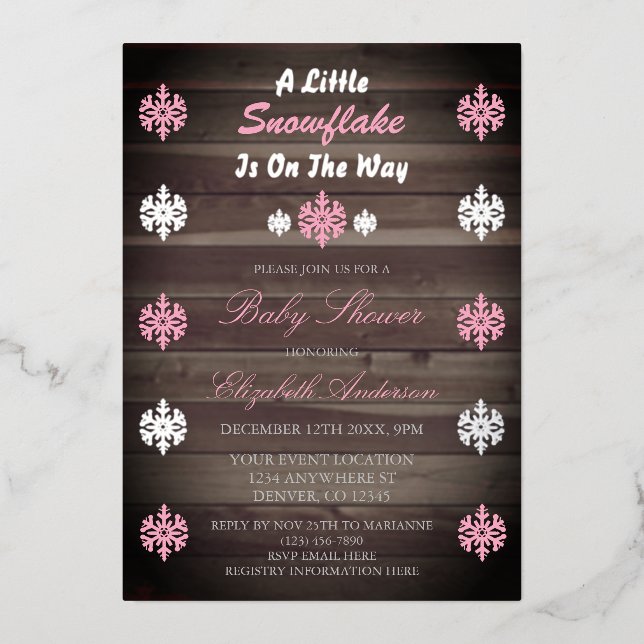 Eine kleine Schneeflocke ist auf dem Weg zur Babyd Folieneinladung (Vorderseite)