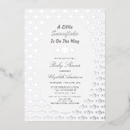 Eine kleine Schneeflocke ist auf dem Weg zur Babyd Folieneinladung