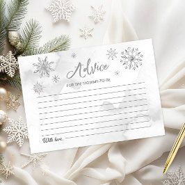 Eine kleine Schneeflocke ist auf dem Weg zur Graue