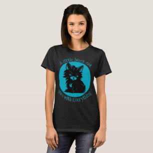 Eine kleine schwarze Katze passt zu "Alles V2" T-Shirt