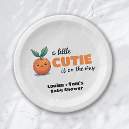 Eine kleine Süsse befindet sich auf der Way Baby D Pappteller