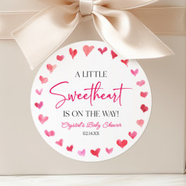 Eine kleine süße Red Pink Hearts Baby Dusche Runder Aufkleber