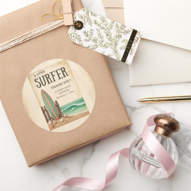 Eine kleine Vintage Babydusche für Surfer Runder Aufkleber (Schenken)