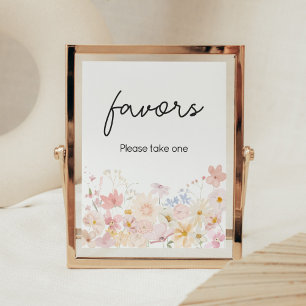 Eine kleine Wildblume ist auf dem Weg zu den Favor Poster