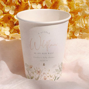 Eine kleine Wildblumen Boho Mädchen Babyparty Pappbecher