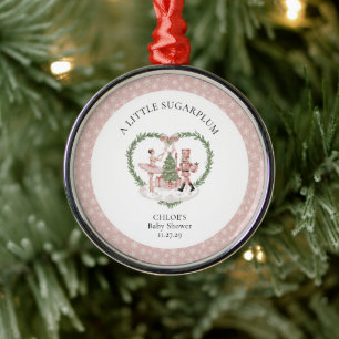 Eine kleine Zuckerpflaume Rosa Nussknacker-Baby-Pa Ornament Aus Metall