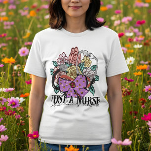Eine Krankenschwester, die Jesus liebt, Schleife S T-Shirt