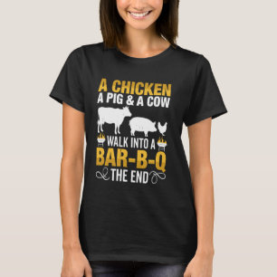 Eine Kuh, ein Schwein und ein Huhn gehen in eine B T-Shirt