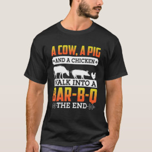 Eine Kuh, ein Schwein und ein Huhn laufen in ein B T-Shirt