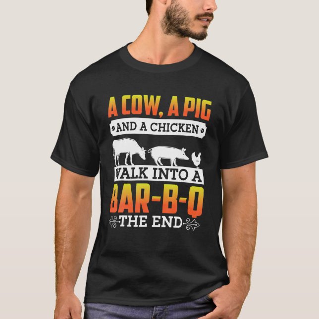Eine Kuh, ein Schwein und ein Huhn laufen in ein B T-Shirt (Vorderseite)