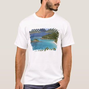 Eine Landschaft von Caneel Bay von einer Straße au T-Shirt