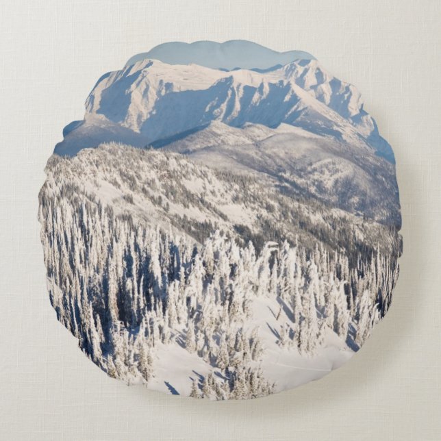 Eine landschaftliche Ansicht von Snowybergen und Rundes Kissen (Vorderseite)