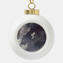 Eine lange Metallwolke