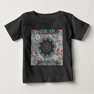 Eine lebendige afrikanische Kultur: Eine rosa und Baby T-shirt