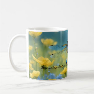 Eine lebendige Libelle mit einer blauen Libelle-Ta Kaffeetasse