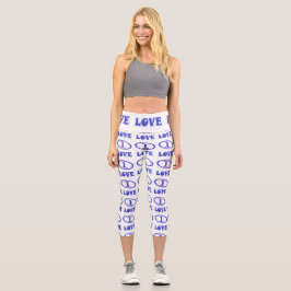 Eine Liebe Kunstmuster blauer Hauch von lila Capri Leggings
