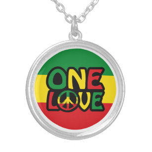 Eine Liebe, Reggae-Design mit Reggaefarben Versilberte Kette