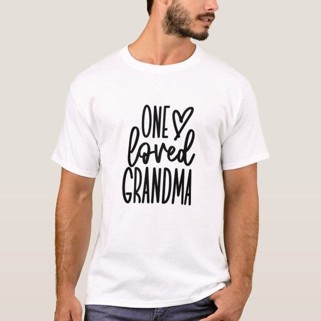 Eine liebte Oma T-Shirt (Vorderseite)