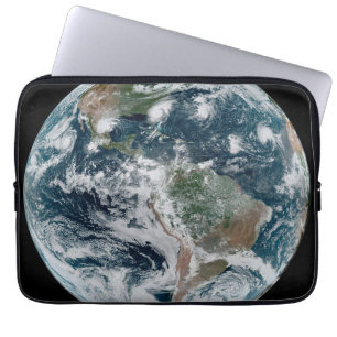 Eine lose Kette tropischer Wirbelstürme Laptopschutzhülle