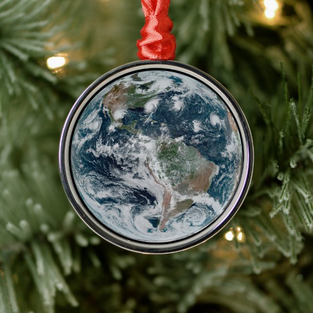 Eine lose Kette tropischer Wirbelstürme Ornament Aus Metall (Baum)