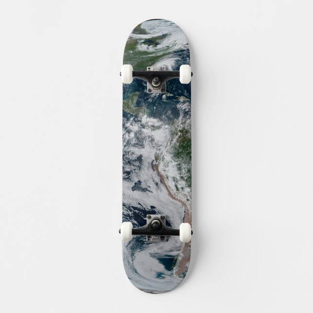 Eine lose Kette tropischer Wirbelstürme Skateboard (Vorderseite)