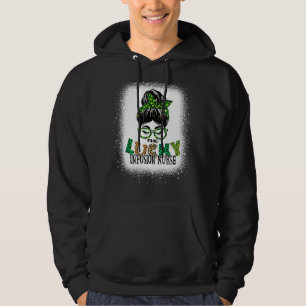 Eine lucky Infusion Nurse gebleicht Messy Bun St P Hoodie