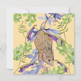 Eine lustige Maus in einem Dickicht von Blume. Feiertagskarte