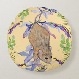 Eine lustige Maus in einem Dickicht von Blume. Rundes Kissen