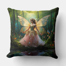 Eine magische Fee im Wald Kissen