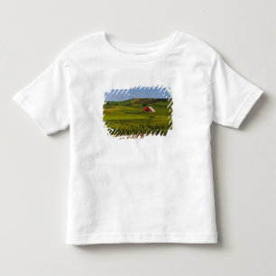 Eine malerische Ansicht einer Scheune in Moscow Id Kleinkind T-shirt
