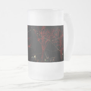 Eine Mattierte Tasse aus Rotglas