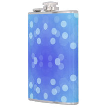 Eine Metallflasche mit einem lebendigen blauen Hin